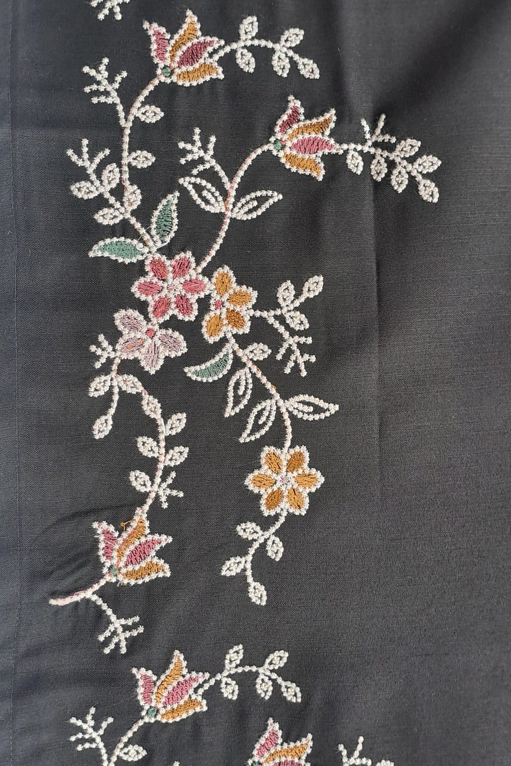 Black Floral Embroidered Kurta