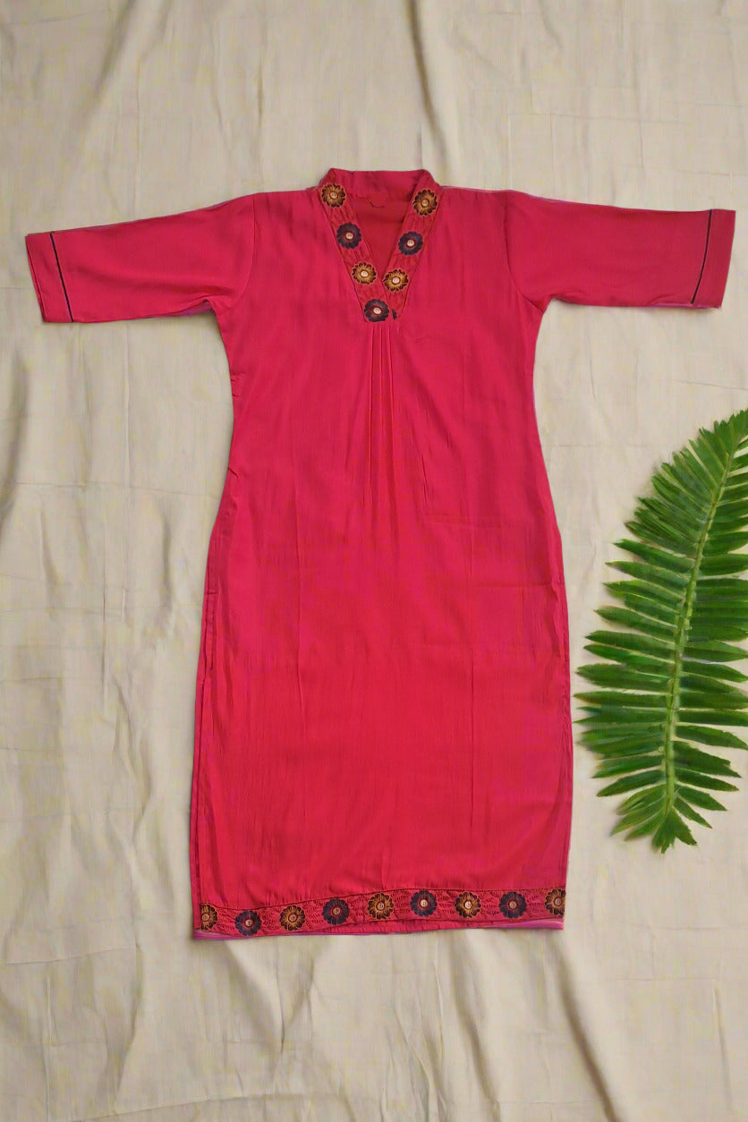 Women’s Pink Floral Embroidered Kurta